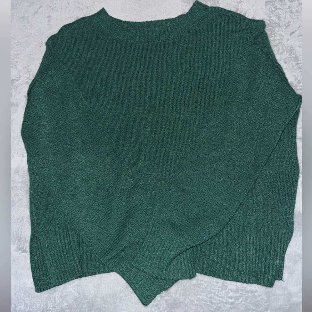 A.n.a slightly cropped green sweater